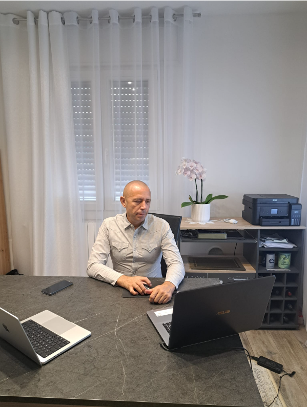 Fondatore e amministratore di ADAM IACOB LOGISTIC